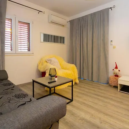 Apartment Angie Makarska