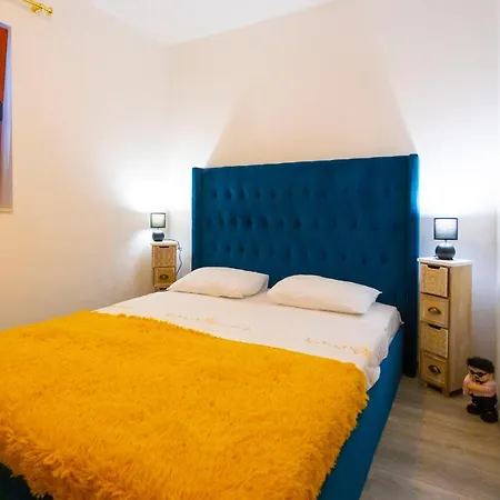 Angie Apartment